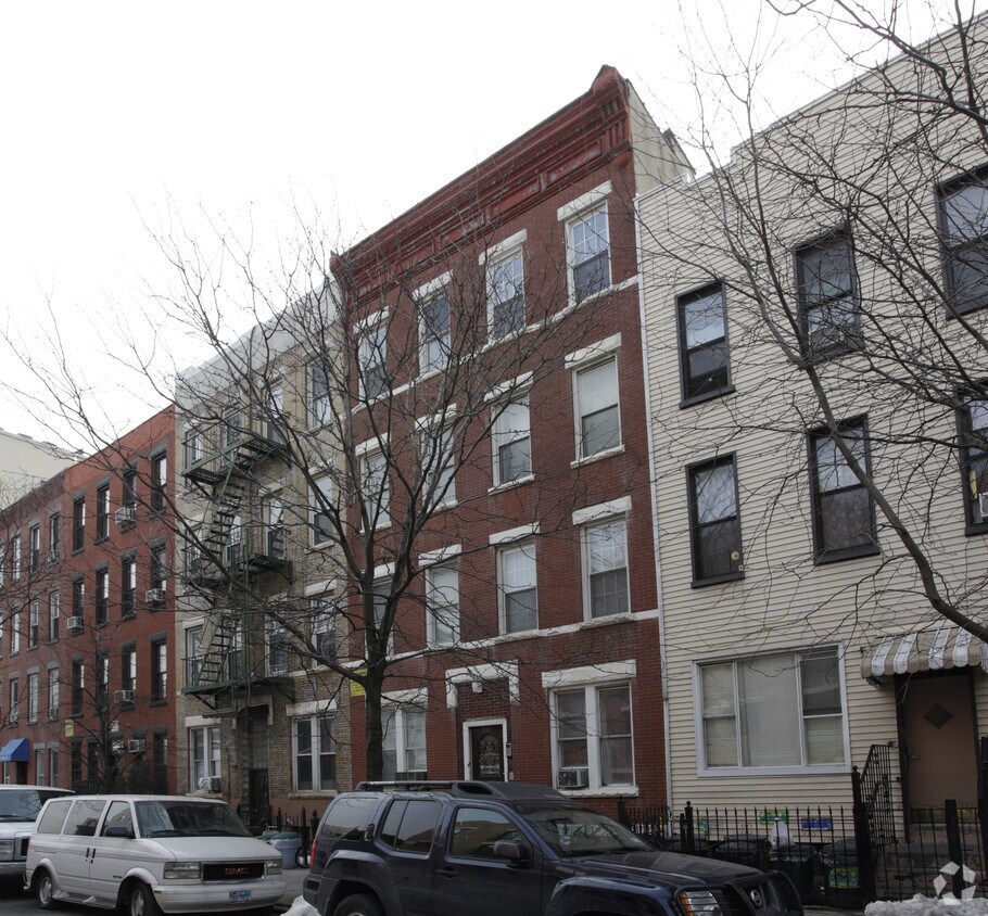 Primary Photo - 208 Huron St