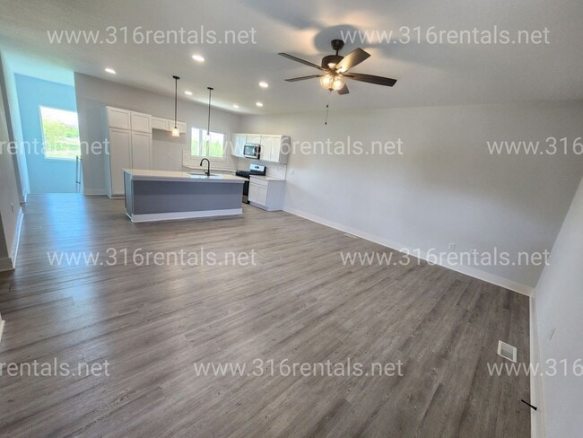 Building Photo - 8739-8741 E Summerside Pl