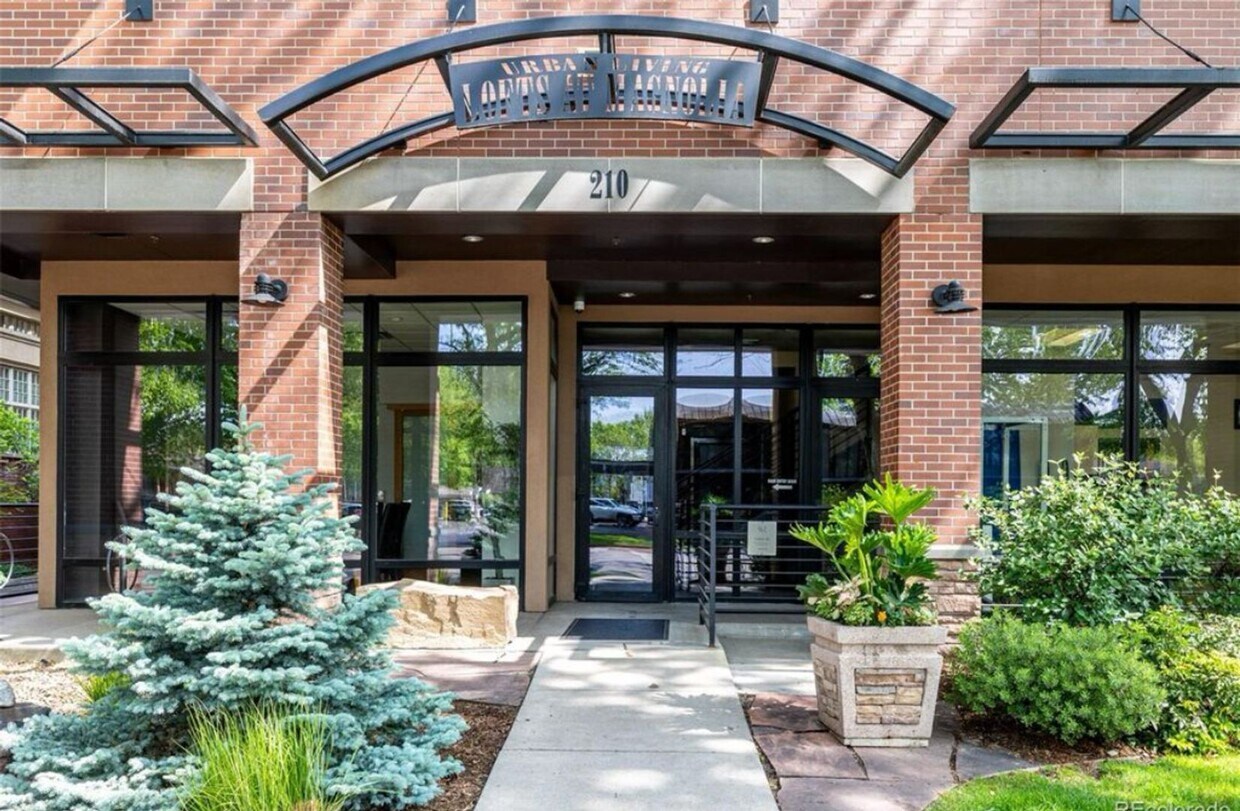 Building Photo - Coming Soon - Furnished Loft in Old Town!