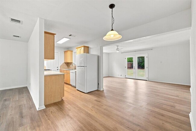 Foto del edificio - 4908 Gladeview Dr