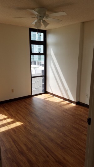 Building Photo - 1065 Kawaiahao St