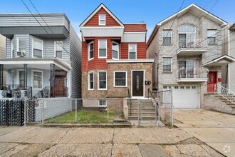 Building Photo - 137 Bidwell Ave