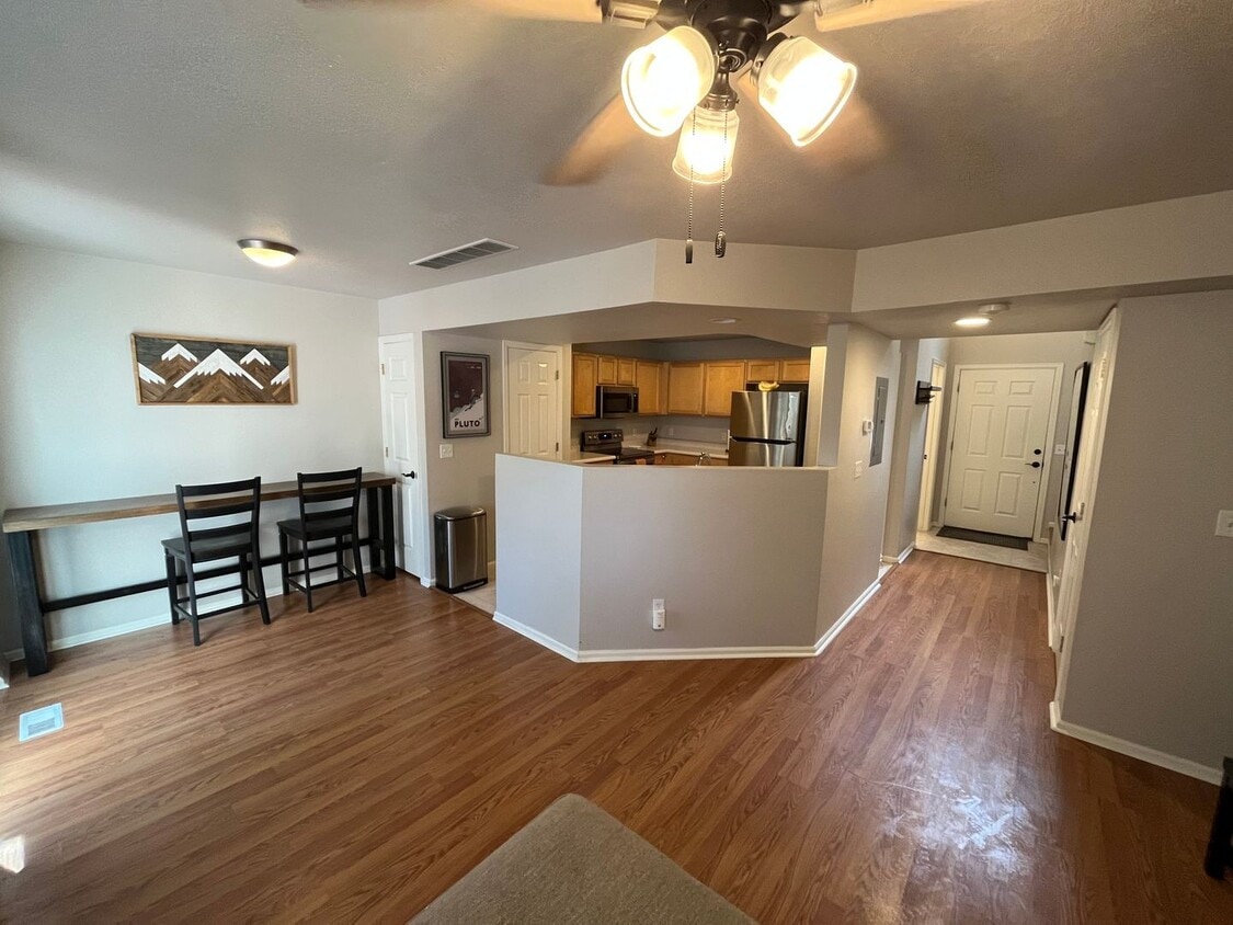 Building Photo - Great Townhome in Fort Collins