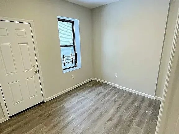 Foto del edificio - 383-385-385 Avon Ave