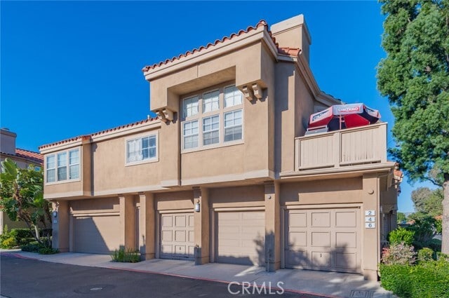 Primary Photo - 2 Ellisworth Aisle