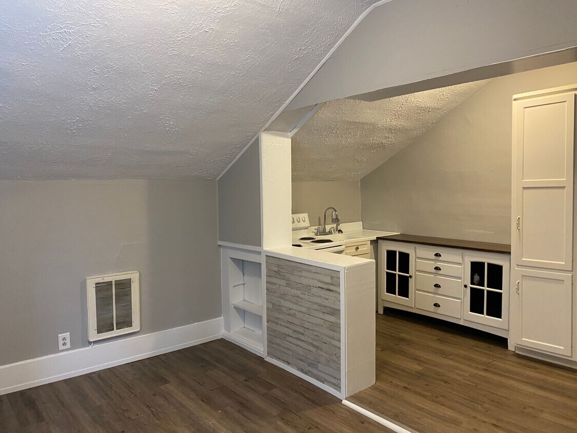 Foto principal - 443 Greenwood Ave