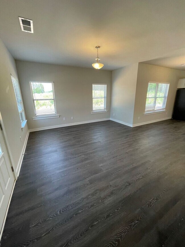 Foto del edificio - Home for Rent in Clay, AL... COMING SOON!