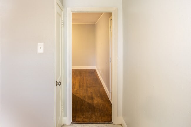 Building Photo - Fitzhugh Apartments