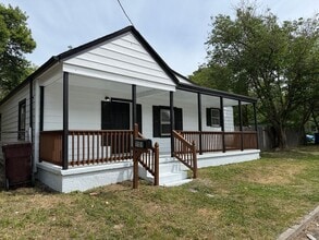 Building Photo - 1151 Perry St