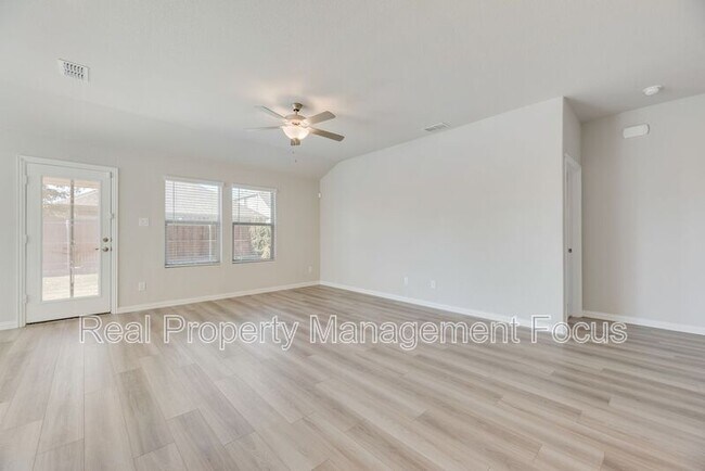 Foto del edificio - 203 Rocky Rd