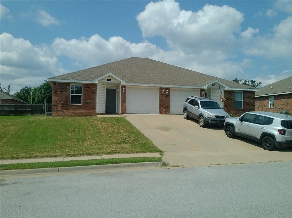 Primary Photo - 221 Graystone Cir