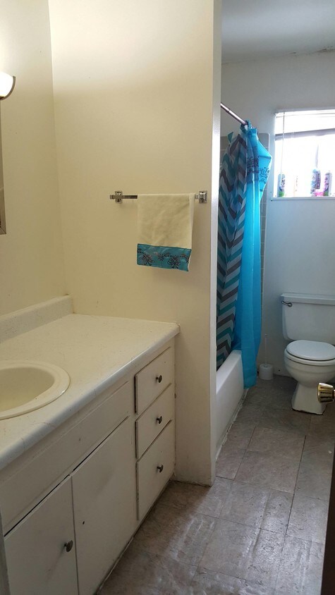 Foto principal - 1231 Pleasant Acres Dr