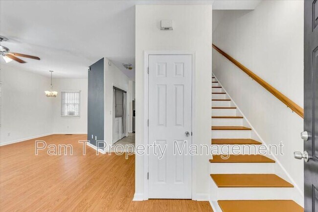 Foto del edificio - 635 E Henry St