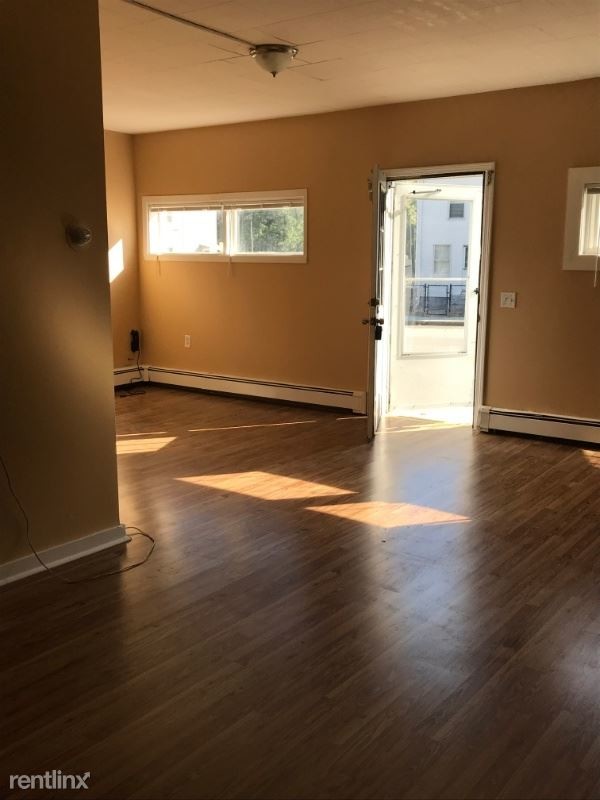 Foto del edificio - 3 br, 2 bath Apartment - 744 Providence St