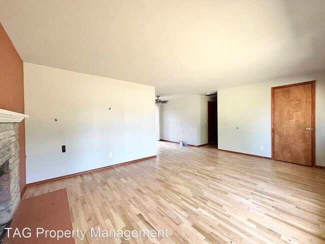Building Photo - 3 br, 1.5 bath House - 3868 142nd Pl SE