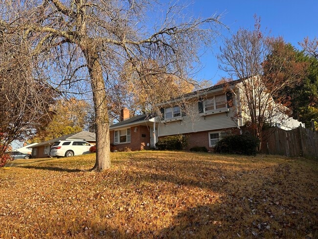 Photo - 5233 Queensberry Ave House