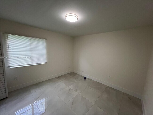Foto del edificio - 4615 NW 15th Ct