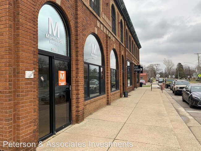 Foto del edificio - 5851-5861 Sawyer Rd