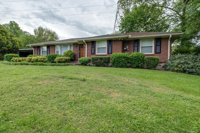 Building Photo - 4900 Salem Dr