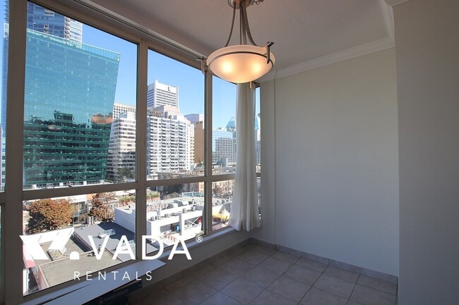 Building Photo - Eleven Eleven Haro 2 Bedroom Apartment For...