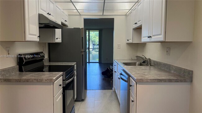 Foto del edificio - 3121 NW 47th Terrace