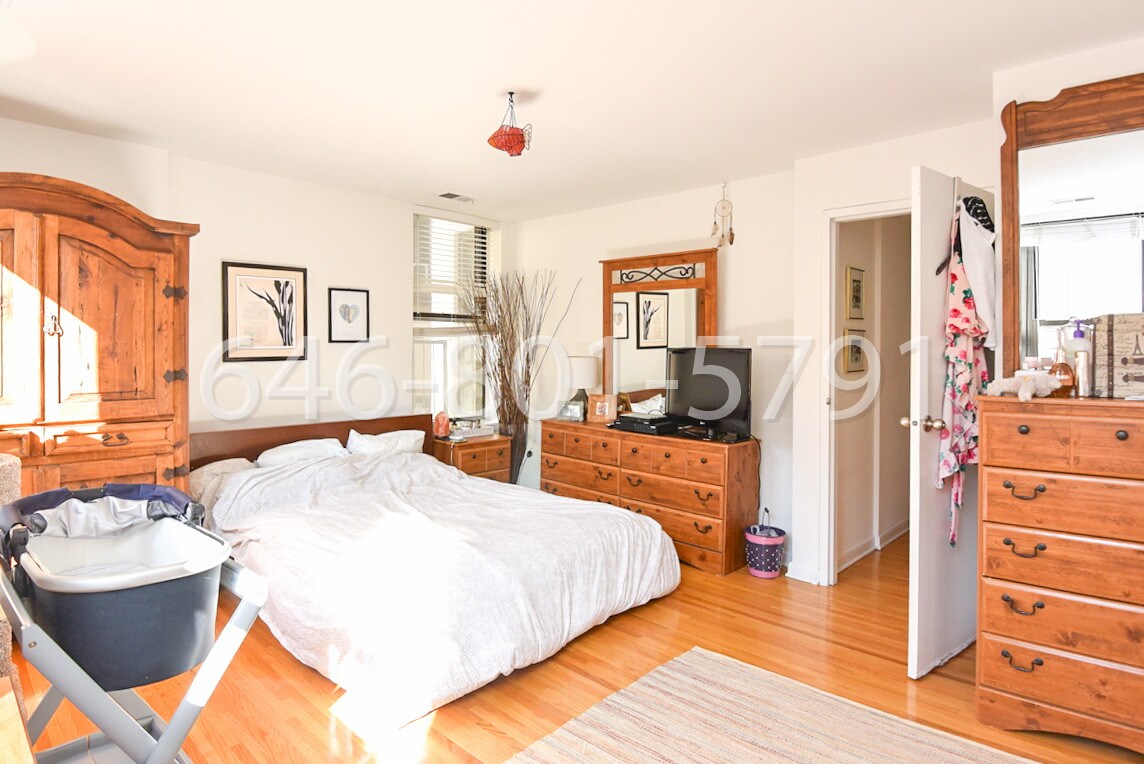 Primary Photo - 1224 Washington St