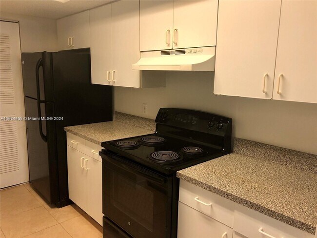 Foto del edificio - 450 S Park Rd
