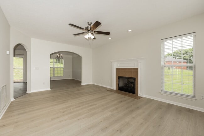 Building Photo - 102 Polk Ct