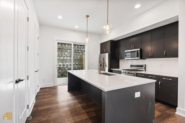 Building Photo - 1291 Chelsea Cir NW