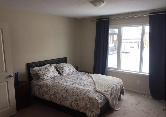 Photo du bâtiment - 171 Bellflower Rd