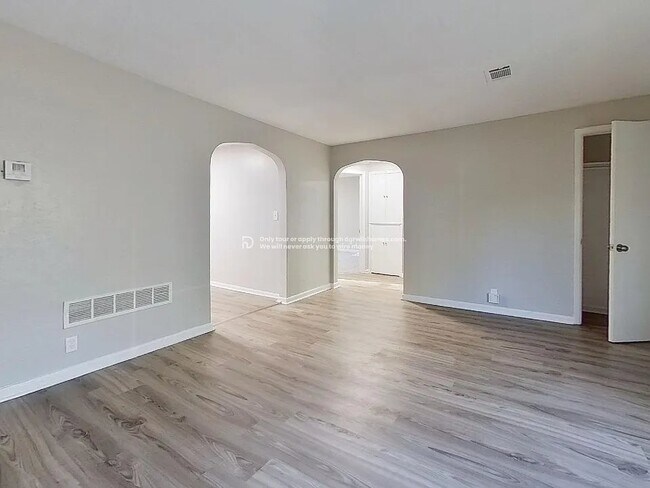 Foto del edificio - 2935 N 63rd St