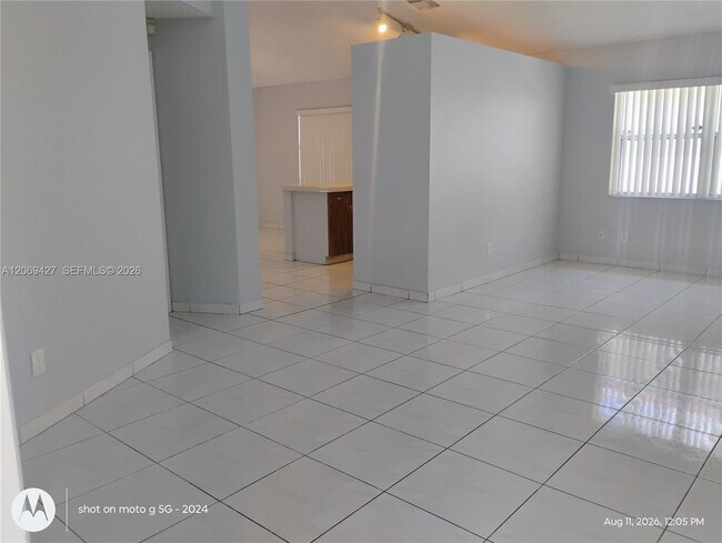 Foto del edificio - 6766 NW 69th Ct