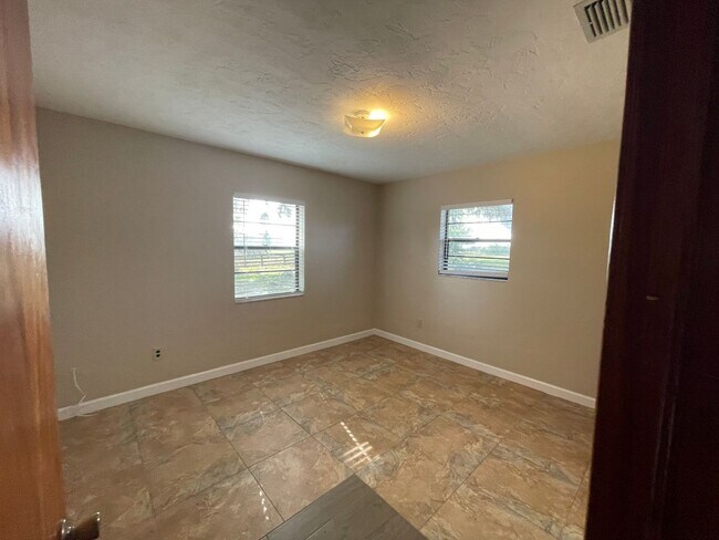 Foto del edificio - 9320 NW Hwy 225A