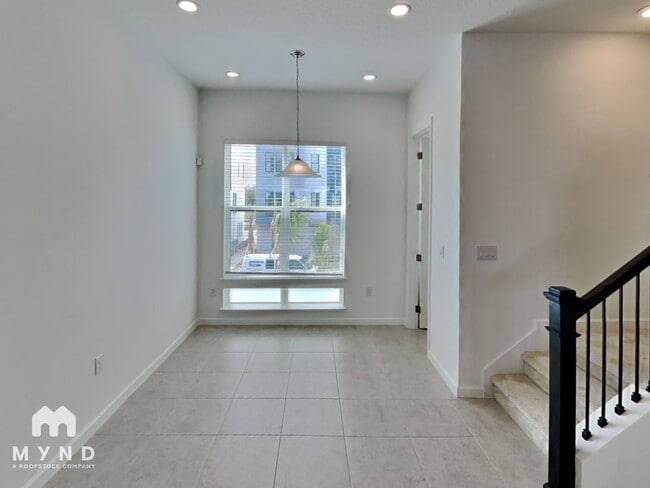 Building Photo - 2353 Brix St