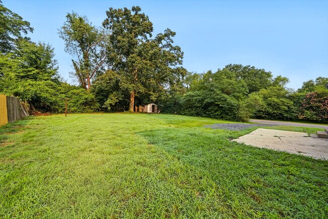 Building Photo - 300 Marlin Dr
