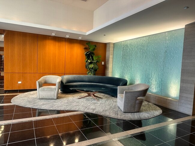 Building Photo - 420 E Waterside Dr