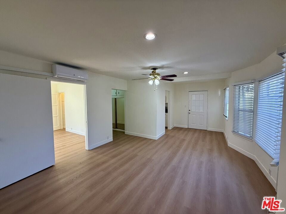 Foto principal - 221 S Kenwood St