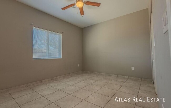 Building Photo - 55 E Mojave Rd