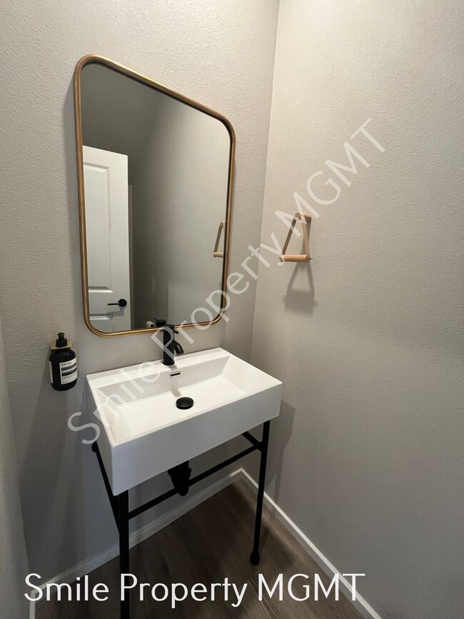 Building Photo - 14611 SW 78th Ave