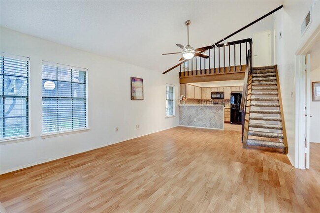 Foto del edificio - 2611 Grants Lake Blvd
