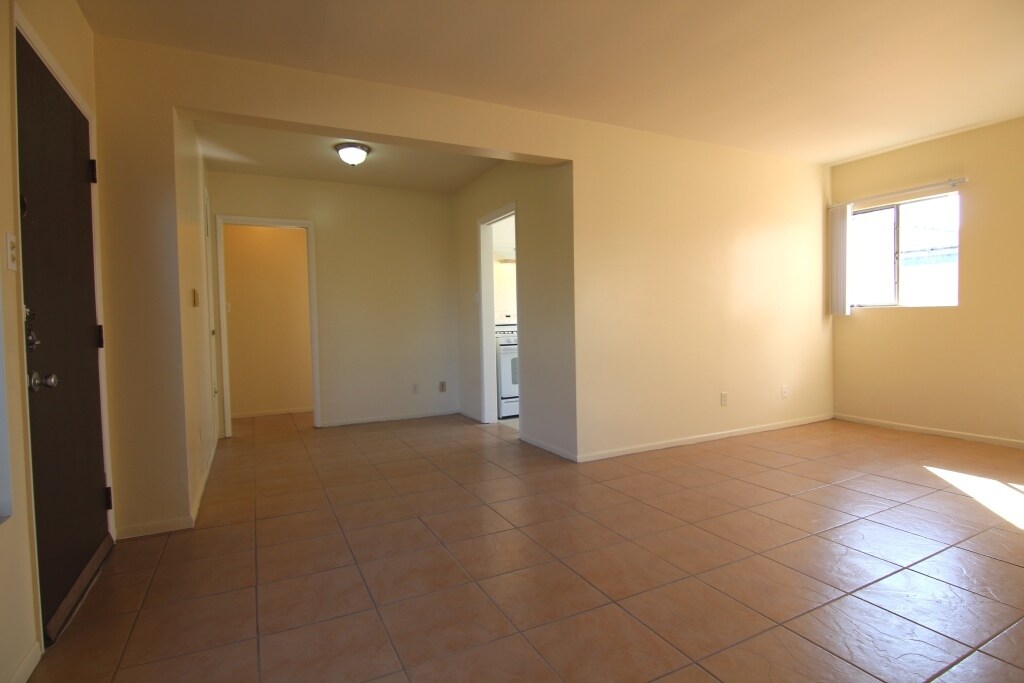 Primary Photo - 1405 Centinela Ave