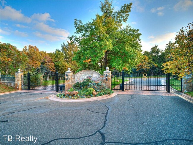 Building Photo - 4 br, 5 bath House - 3801 Old Forest Ln