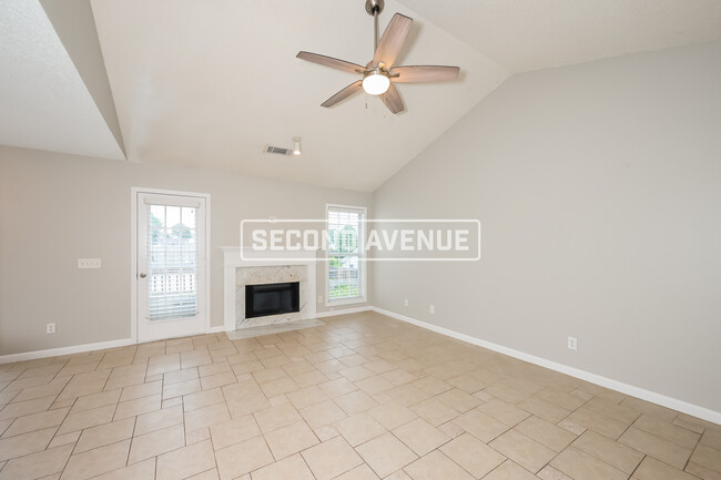 Building Photo - 130 Shenandoah DR
