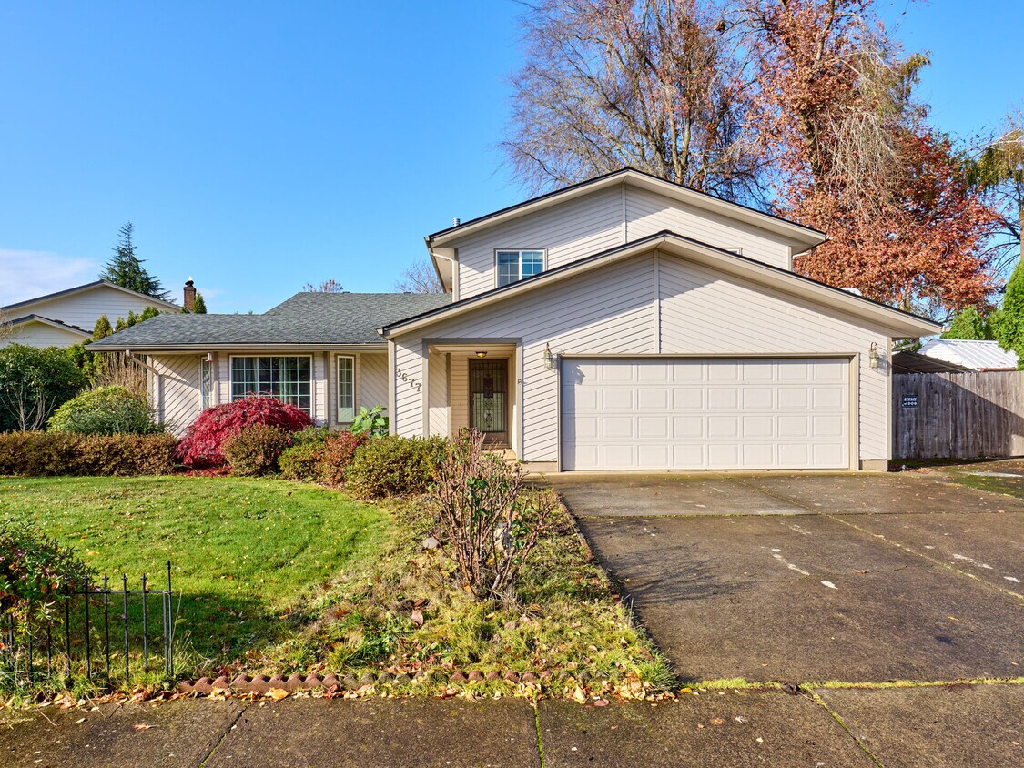 Foto principal - 3677 Silverstone Dr NE