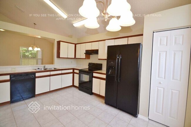 Building Photo - 320 Cello Cir