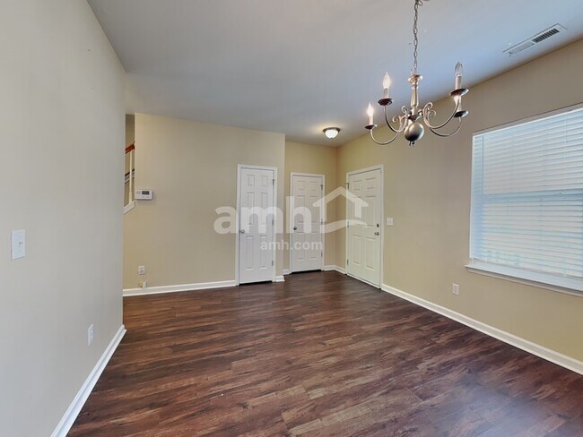 Foto del edificio - 7036 Spanglers Spring Way