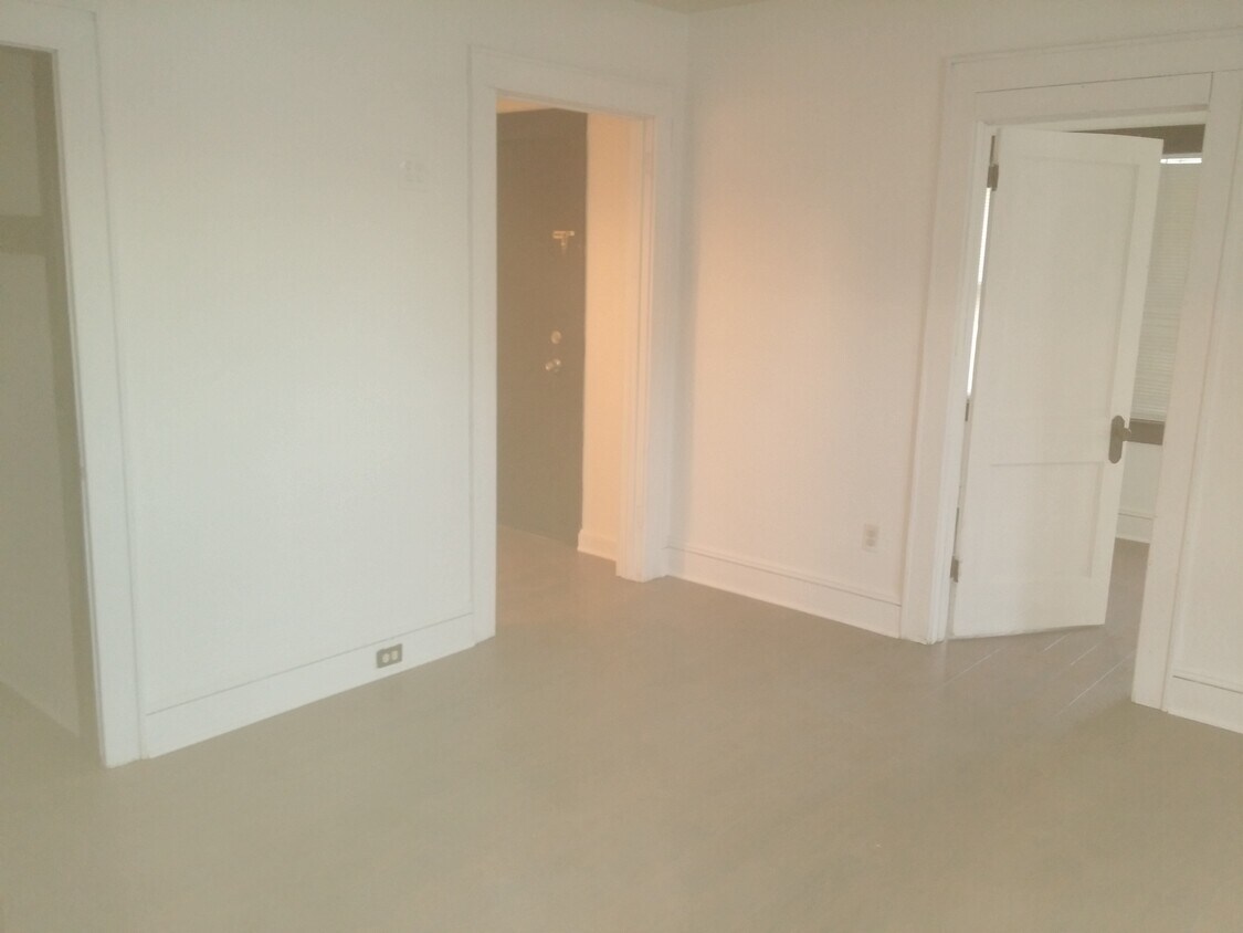 Foto del edificio - 1747 E 2nd St
