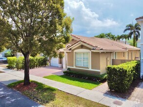 Building Photo - 11300 NW 48th Terrace