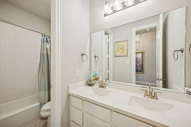 Foto del edificio - 950 Gentle Knoll Ln