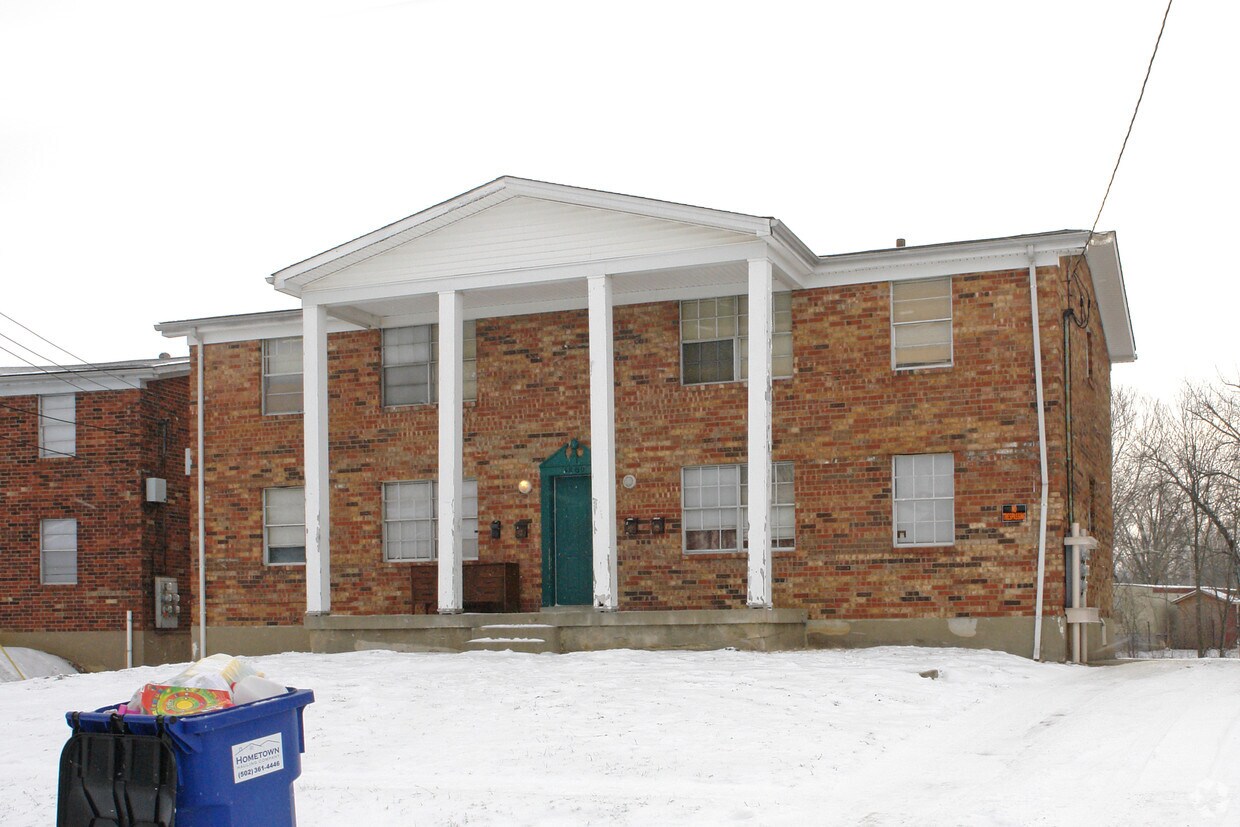 4811 Saddlebrook Ln, Louisville, KY 40216 Apartments in Louisville